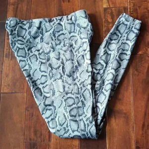 Avia Snake Print Cropped Leggings in Light Gray and Dark Gray